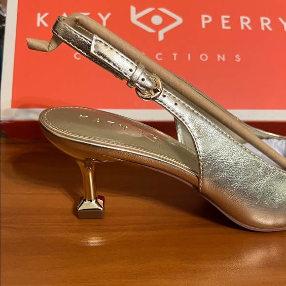 Katy Perry Collections Metallic Gold Slingback Heels - Picture 3 of 4